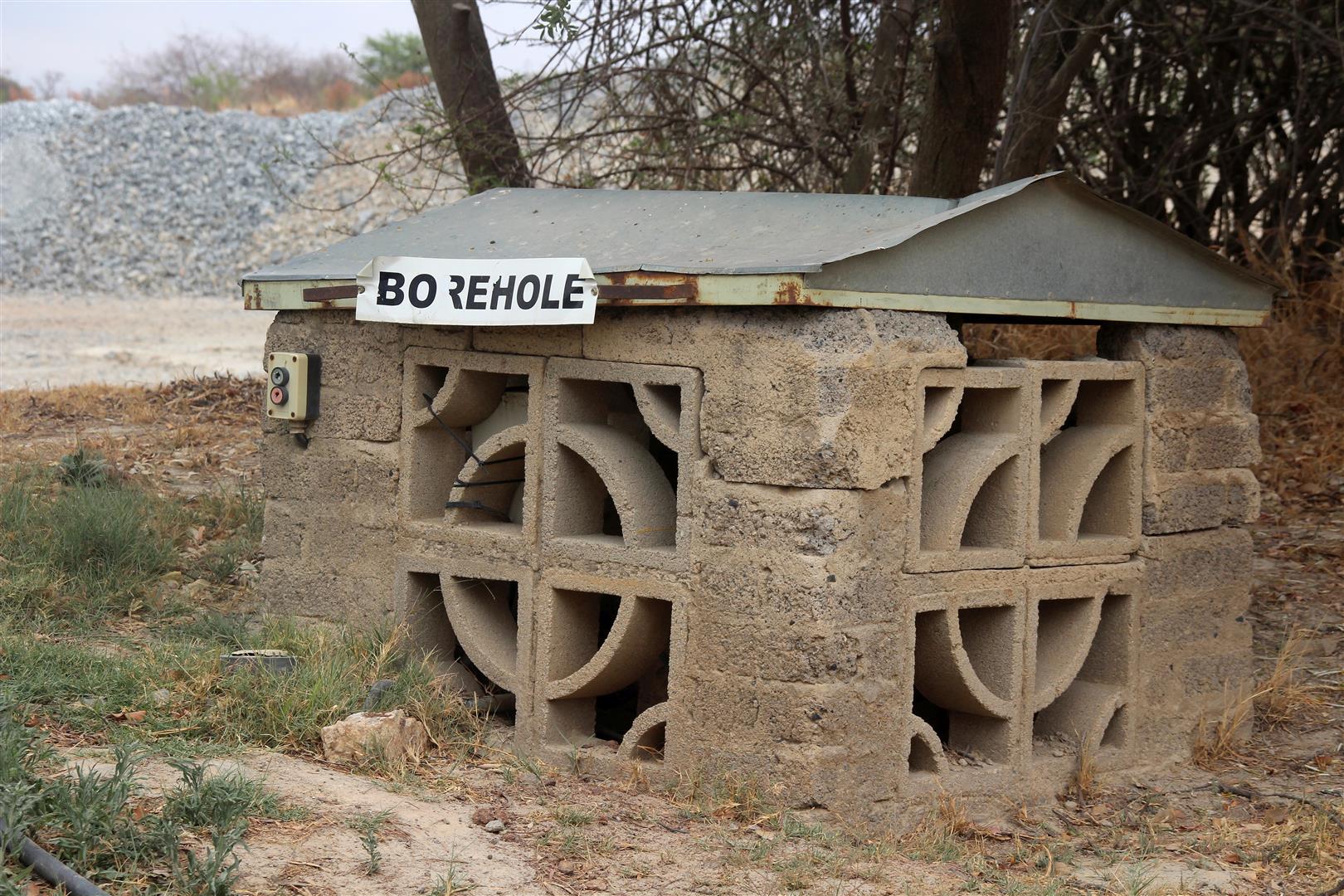 The more management questions and information about existing boreholes the project team receives, the more beneficial the final monitoring network design will be to decision makers and landowners in the Central Karoo.